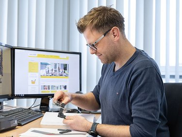 {image:category.item.title}