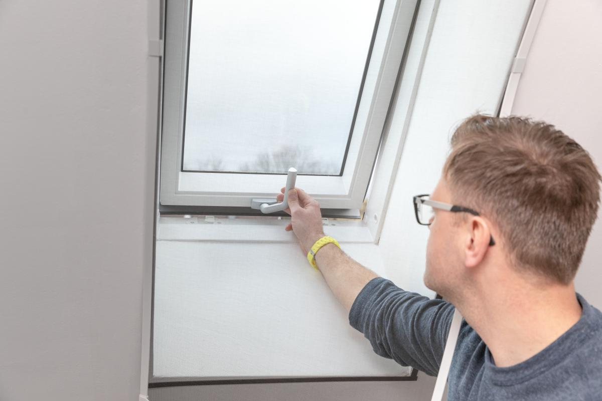 Is Magnetrahmen 100x120cm Weiss Flexibler Schutz Die Losung Gegen Ungebetene Gaste Alfred Schellenberg Gmbh