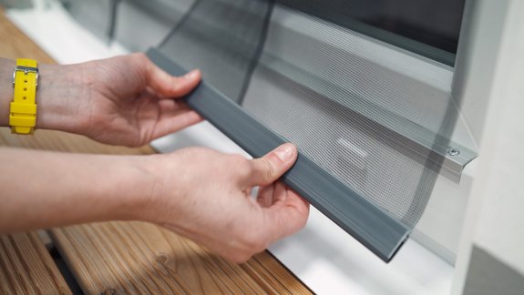 Insektenschutz-Teleskopvorhänge für Türen