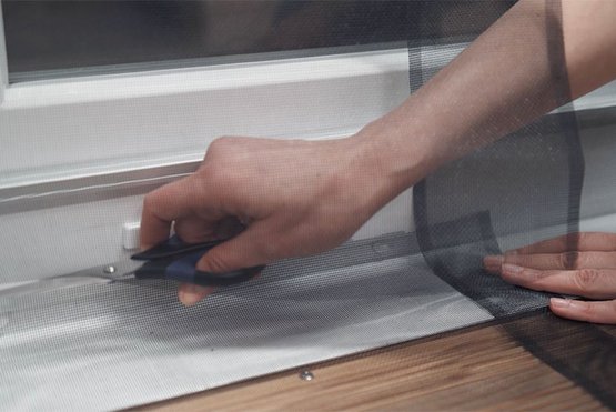 Montage-Tipp Insektenschutz-Teleskopvorhänge für Türen - Schritt 9