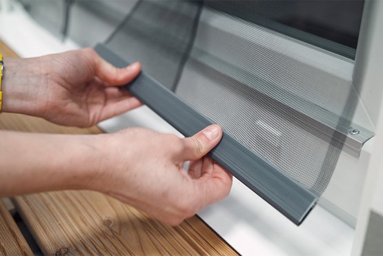 Montage-Tipp Insektenschutz-Teleskopvorhänge für Türen - Schritt 10