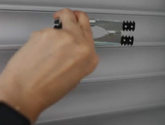 Schellenberg Rollladen-Klemmsicherung MINI / MAXI (16003) für Rollläden